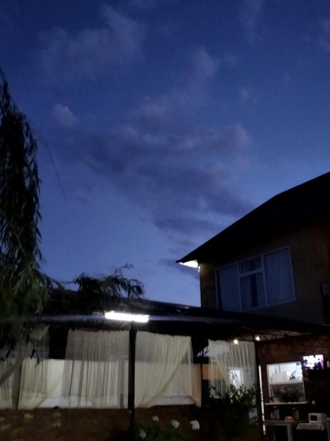 Altynai Guest House Чолпон-Ата Екстериор снимка