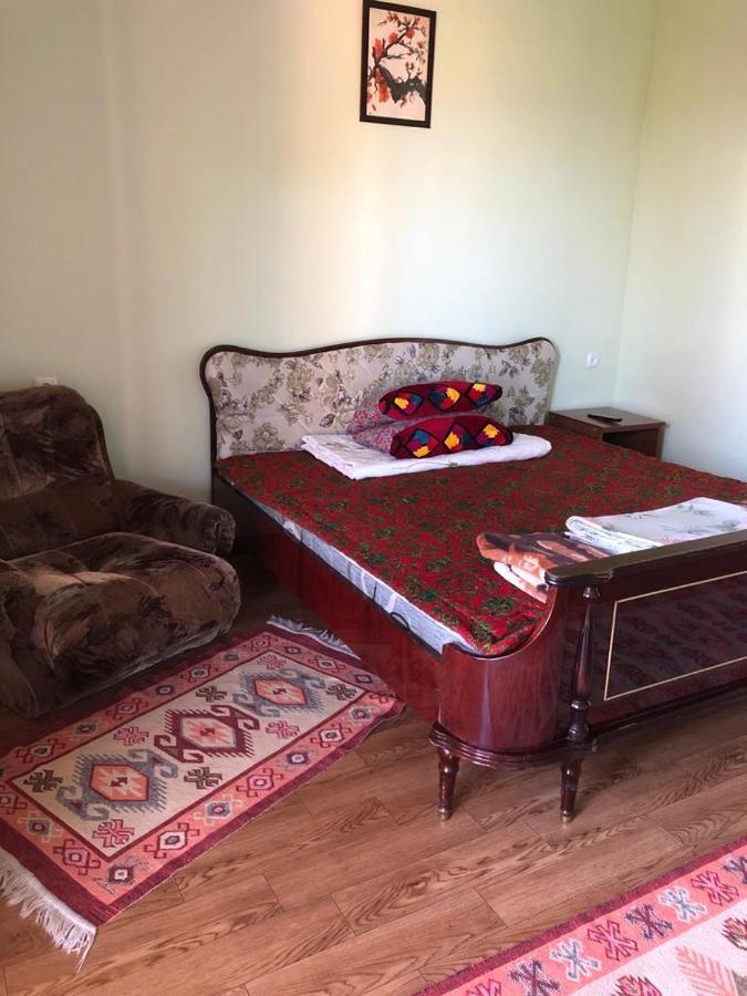 Altynai Guest House Чолпон-Ата Екстериор снимка