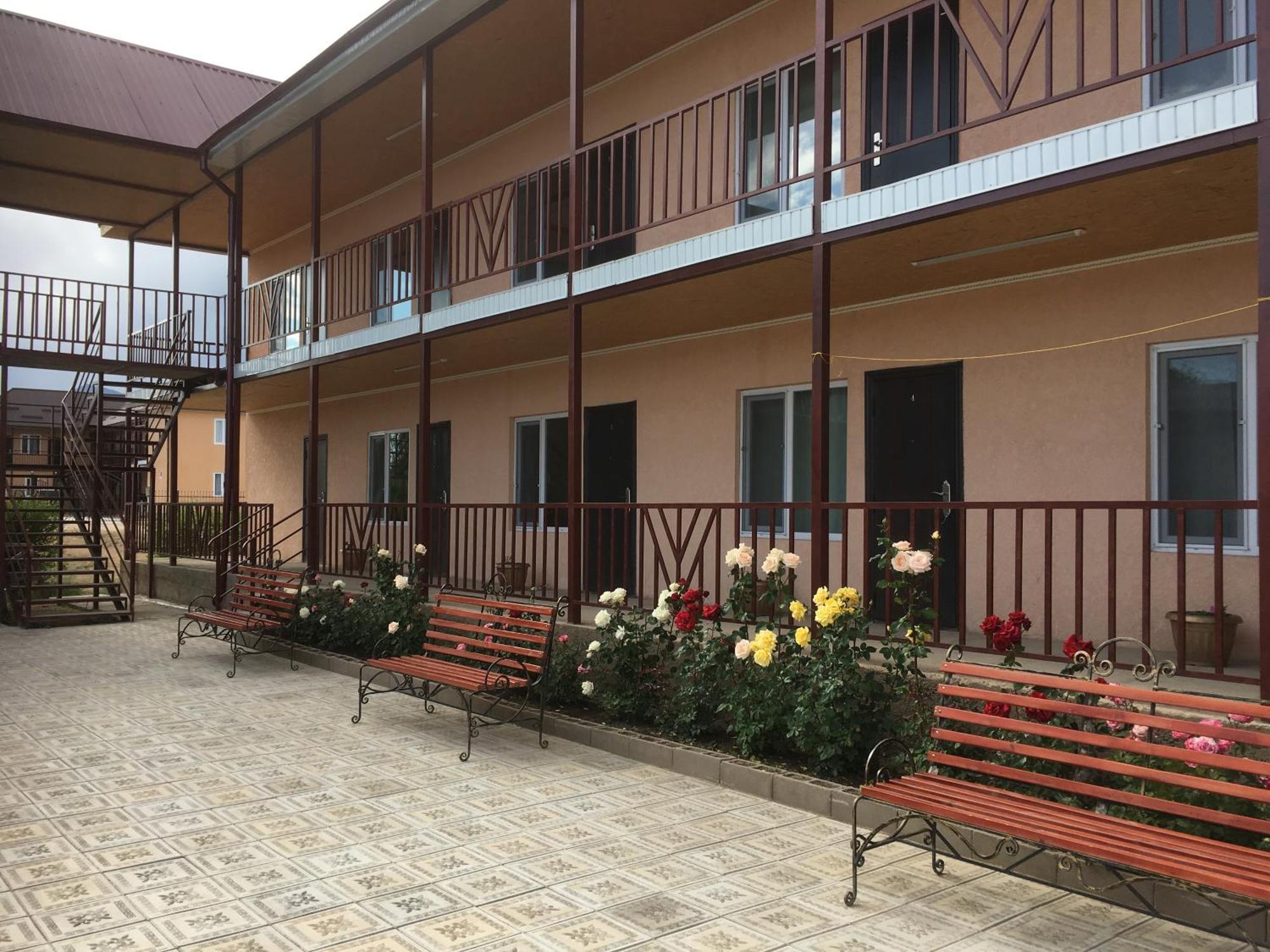 Altynai Guest House Чолпон-Ата Екстериор снимка